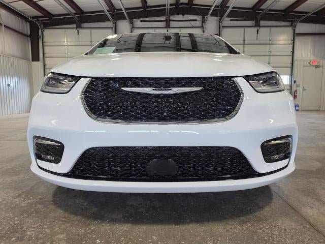 Used 2026 Chrysler Pacifica Select FWD image 8