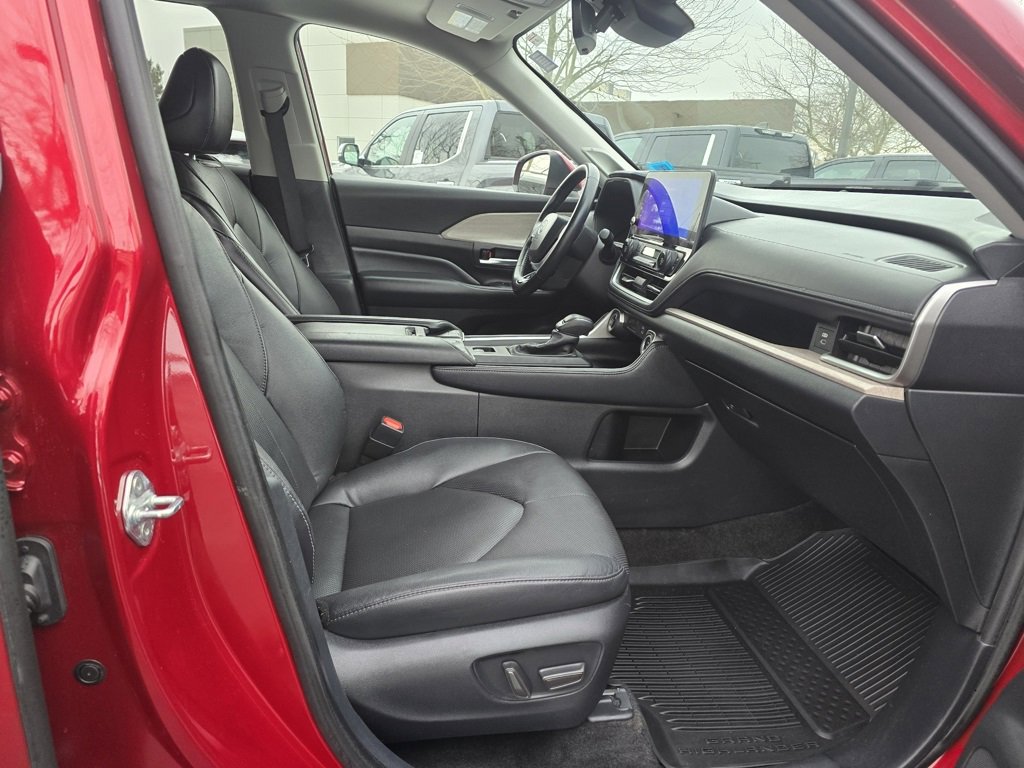 Certified 2024 Toyota Grand Highlander Limited image 12