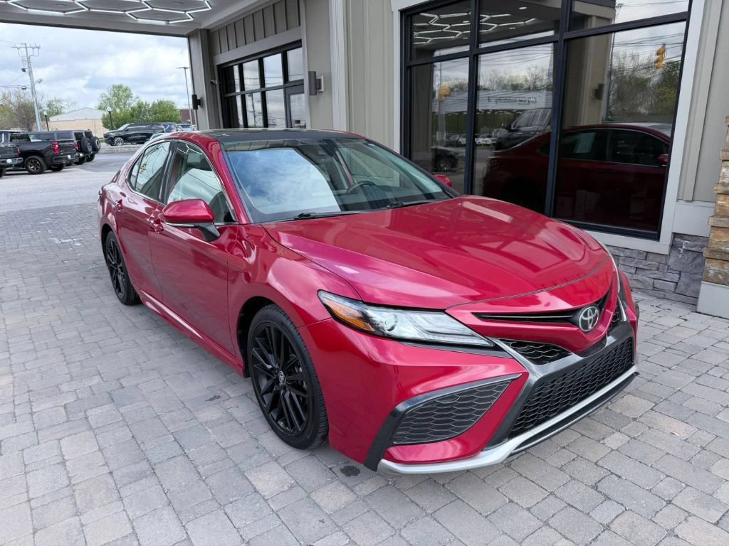 Used 2021 Toyota Camry XSE FWD image 5
