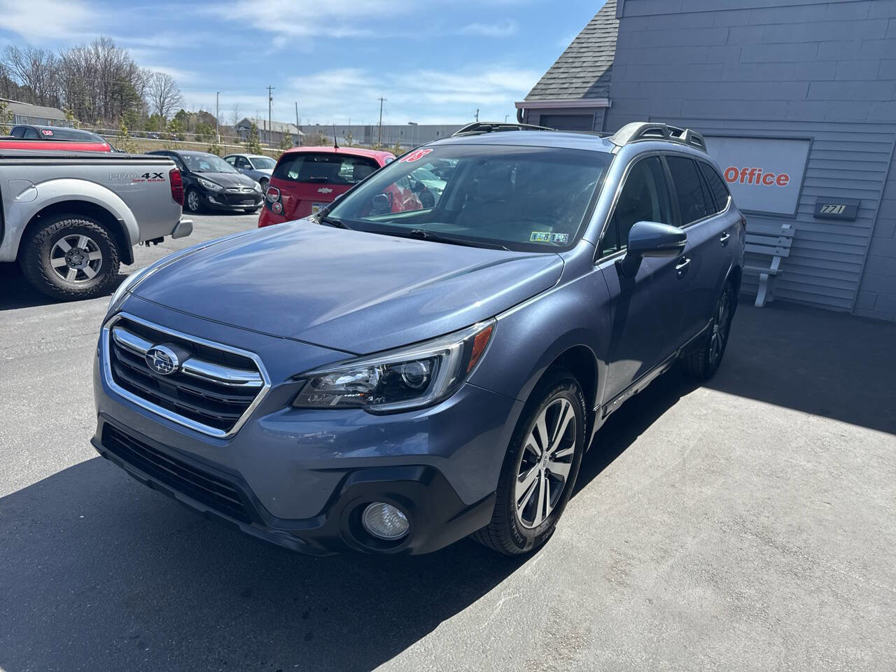 Used 2018 Subaru Outback 2.5i Limited w/ Popular Package #2 AWD/4WD image 3