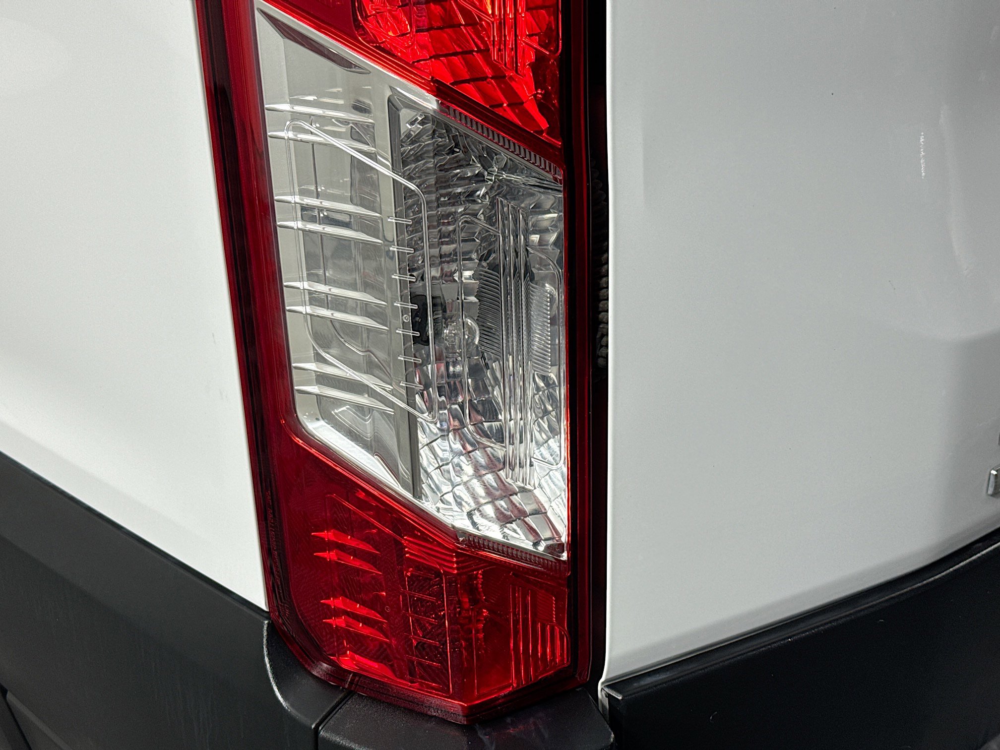 Used 2023 Ford Transit 350 XLT image 31