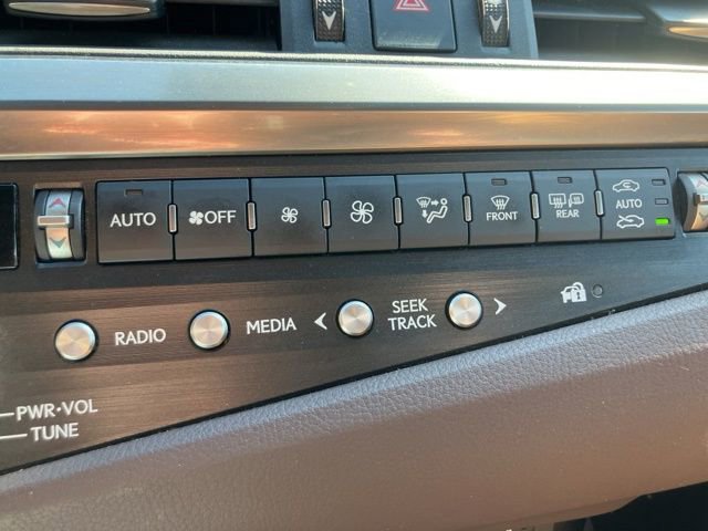 Used 2021 Lexus ES 300h w/ Premium Package image 22