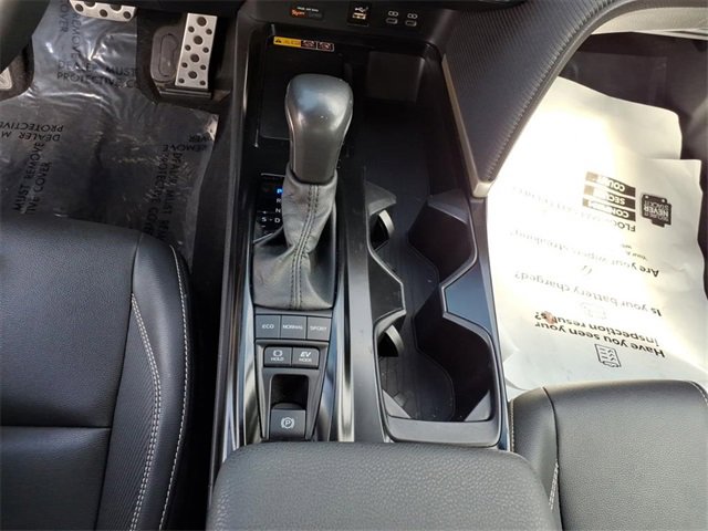 Used 2025 Toyota Camry SE image 16