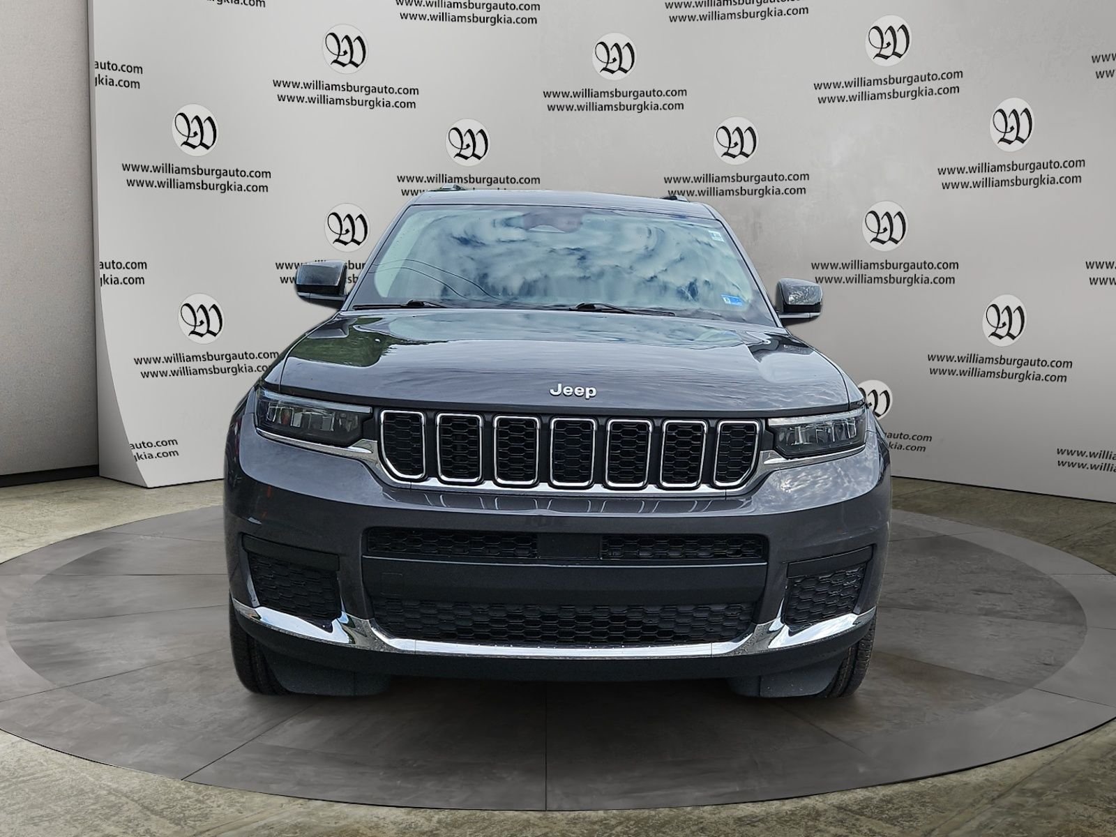 Used 2023 Jeep Grand Cherokee L Laredo RWD image 8