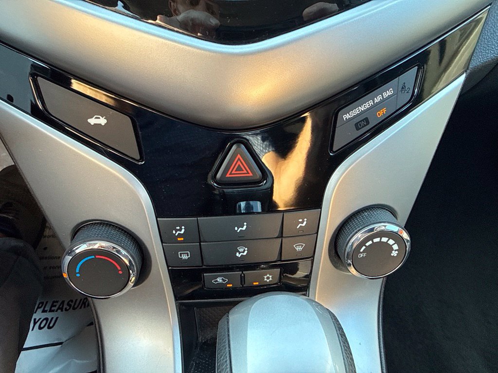 Used 2015 Chevrolet Cruze LT FWD image 20