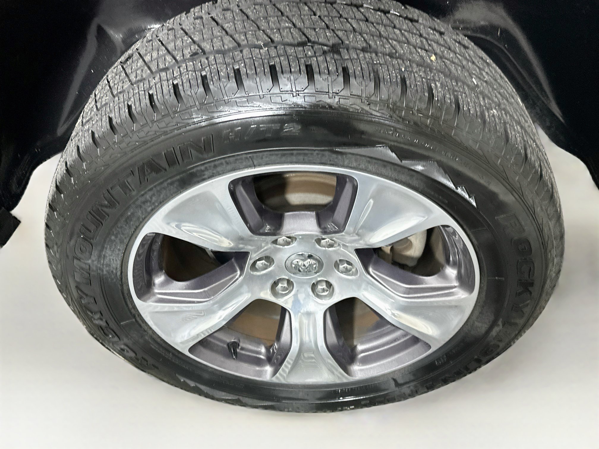 Used 2023 RAM 1500 Laramie AWD/4WD image 11