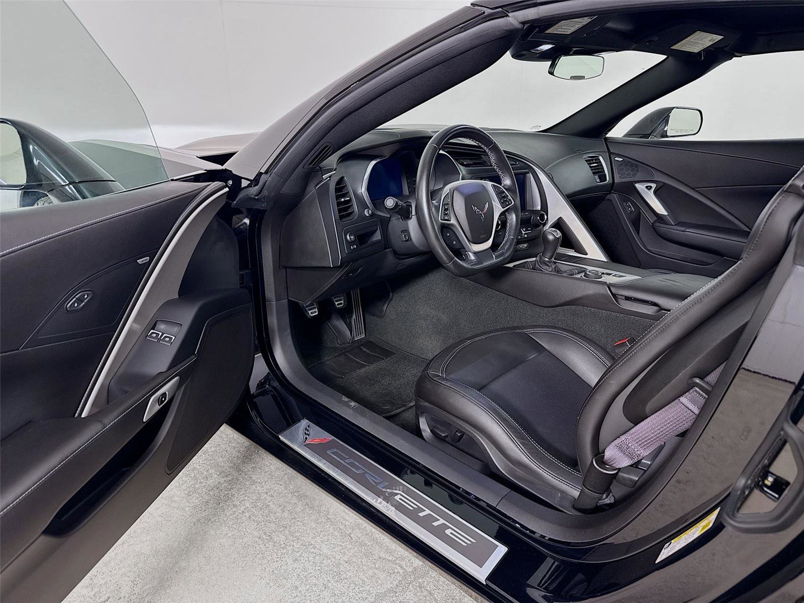 Used 2016 Chevrolet Corvette Stingray Coupe image 3