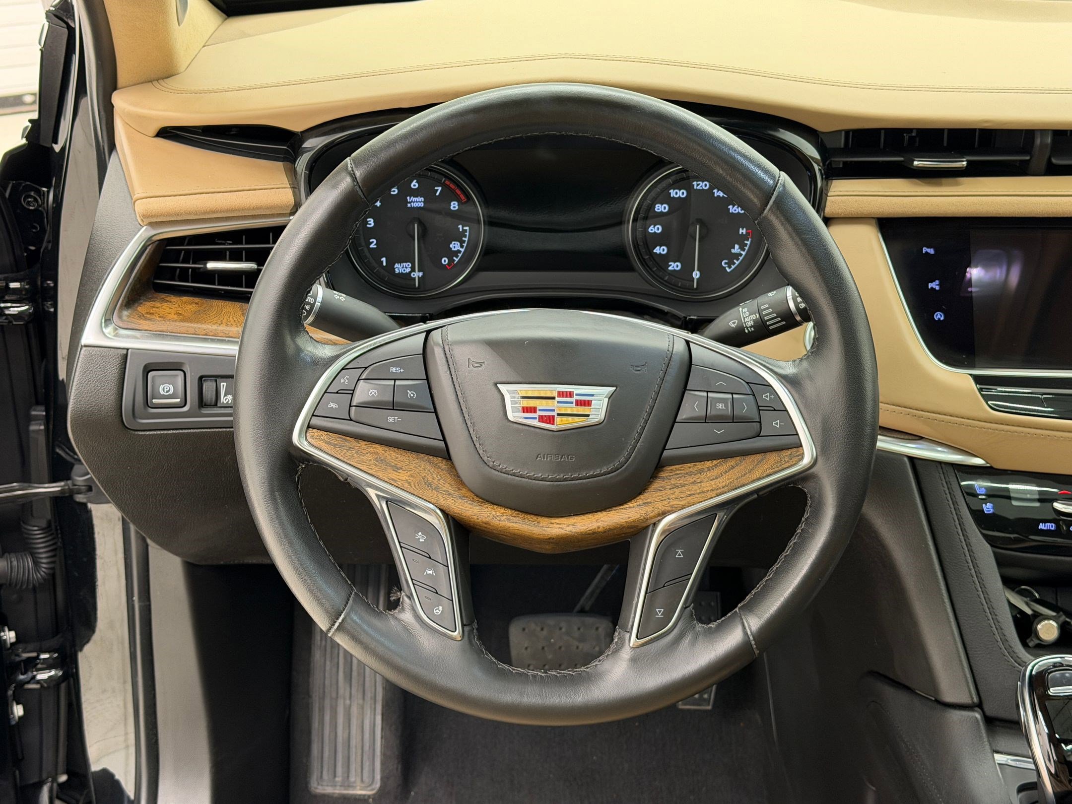 Used 2022 Cadillac XT5 Premium Luxury w/ Platinum Package image 17