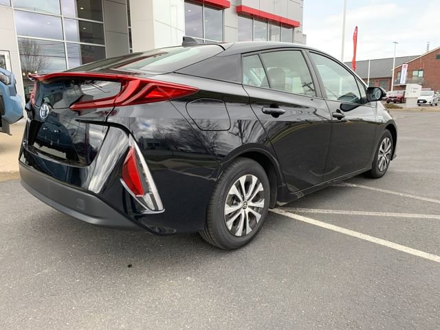 Used 2022 Toyota Prius Prime LE image 3