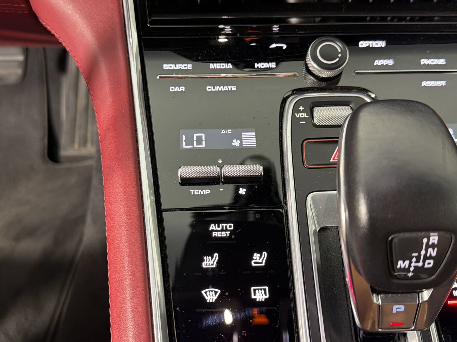 Certified 2019 Porsche Panamera image 18