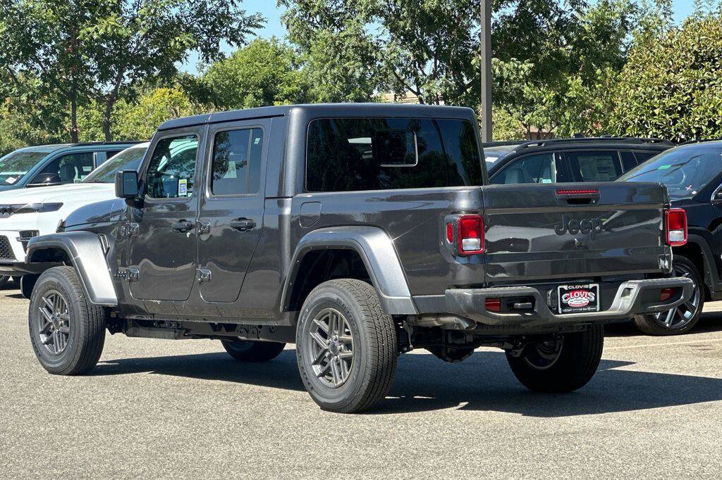 New 2026 Jeep Gladiator Sport AWD/4WD image 6