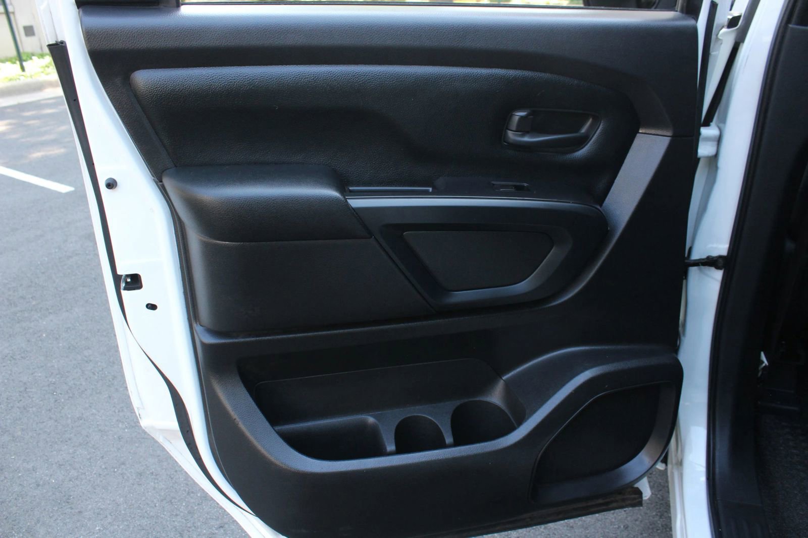 Used 2022 Nissan Titan S w/ S Utility Package image 18