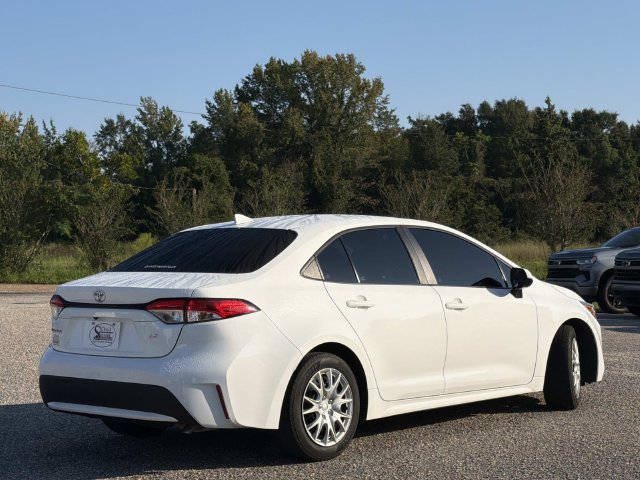 Used 2022 Toyota Corolla LE FWD image 7