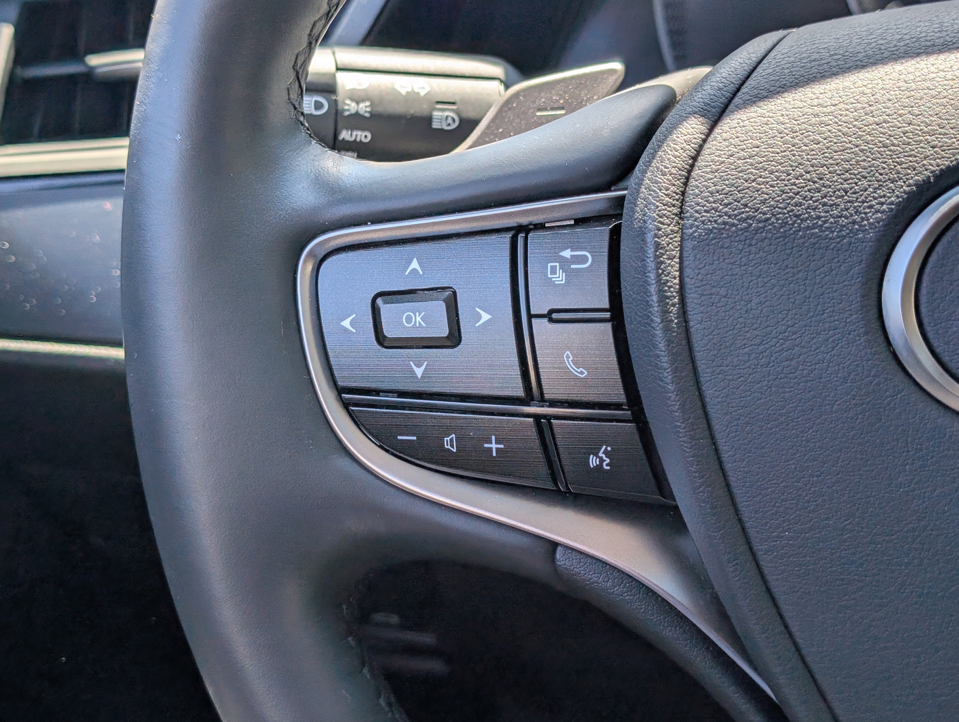 Used 2023 Lexus ES 250 w/ Premium Package AWD/4WD image 21