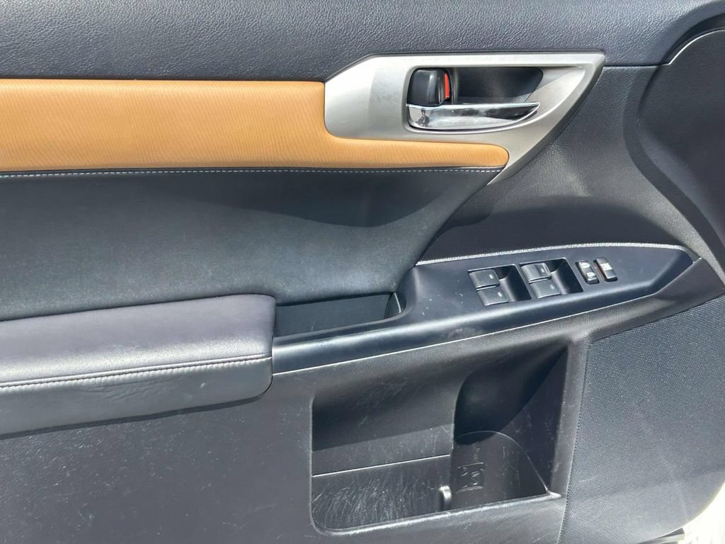 Used 2016 Lexus CT 200h w/ Navigation Package FWD image 18