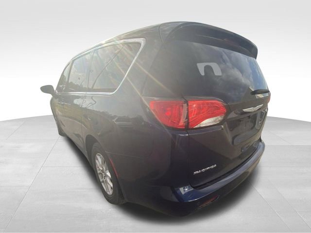 Used 2017 Chrysler Pacifica Touring image 9