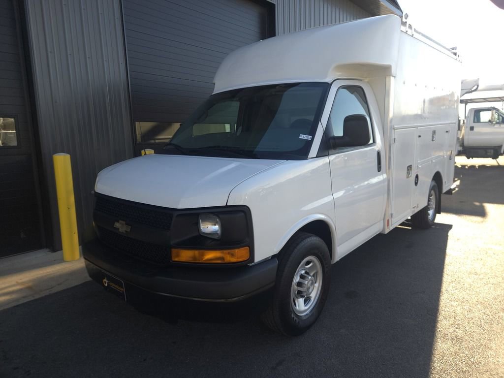 Used 2014 Chevrolet Express 3500 image 2