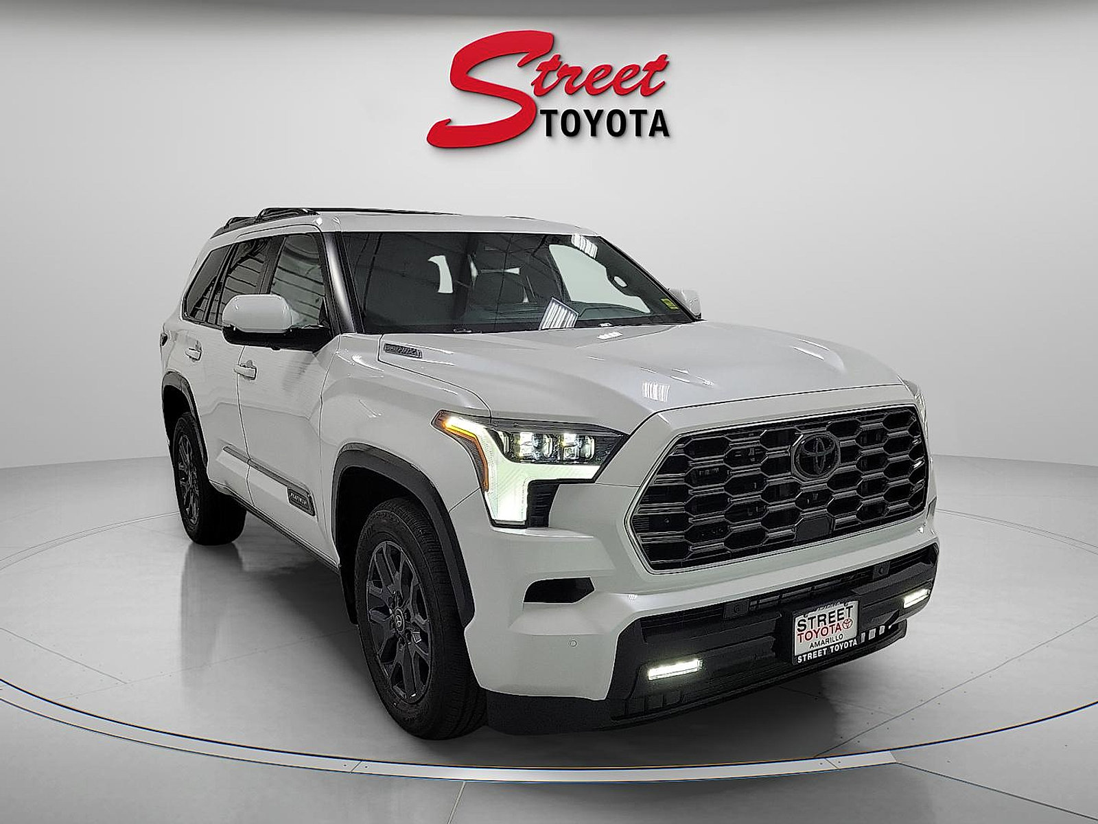 Certified 2025 Toyota Sequoia Platinum AWD/4WD image 4