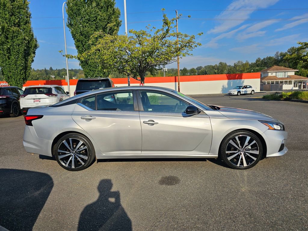 Used 2022 Nissan Altima 2.5 SR FWD image 2