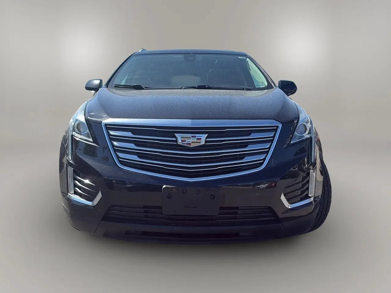Used 2017 Cadillac XT5 Luxury w/ Driver Awareness Package AWD/4WD image 2