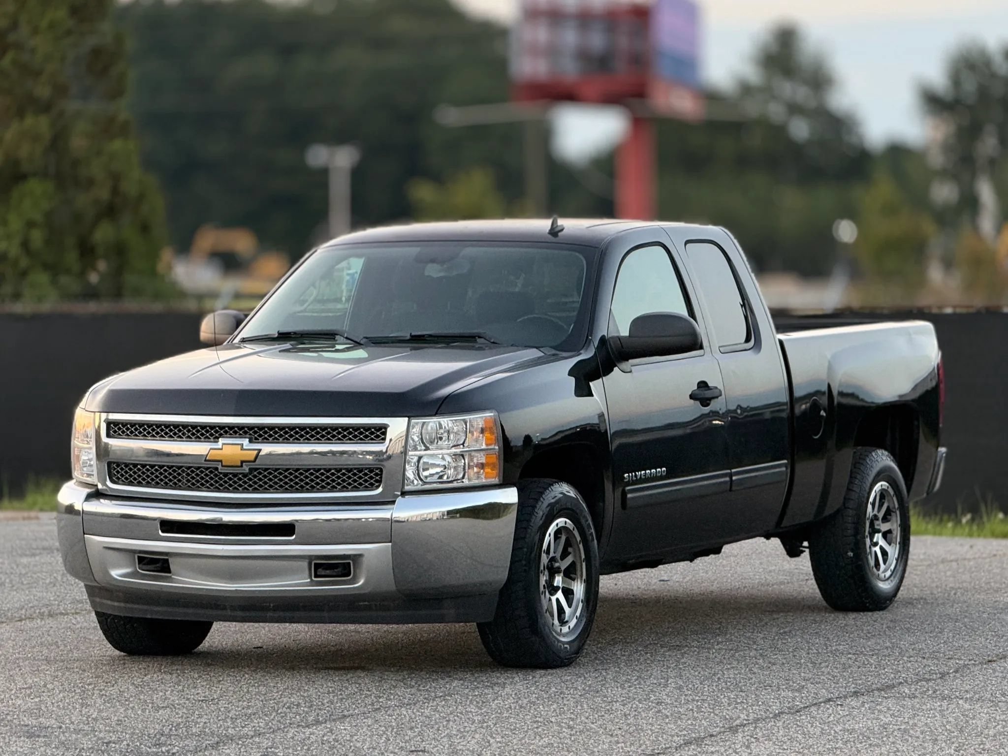 Used 2012 Chevrolet Silverado 1500 LT w/ All-Star Edition AWD/4WD image 6