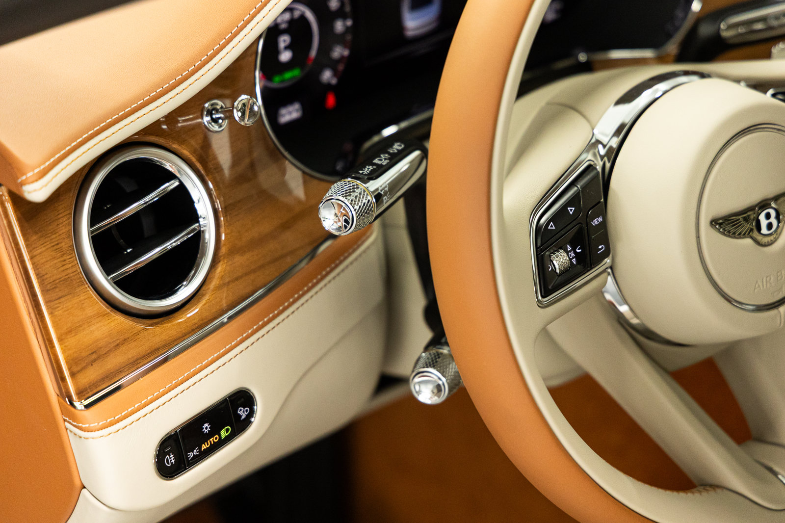 Certified 2026 Bentley Flying Spur V8 AWD/4WD image 30