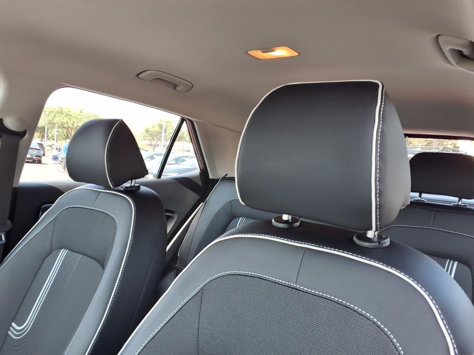 Certified 2025 Hyundai Venue Limited FWD image 15