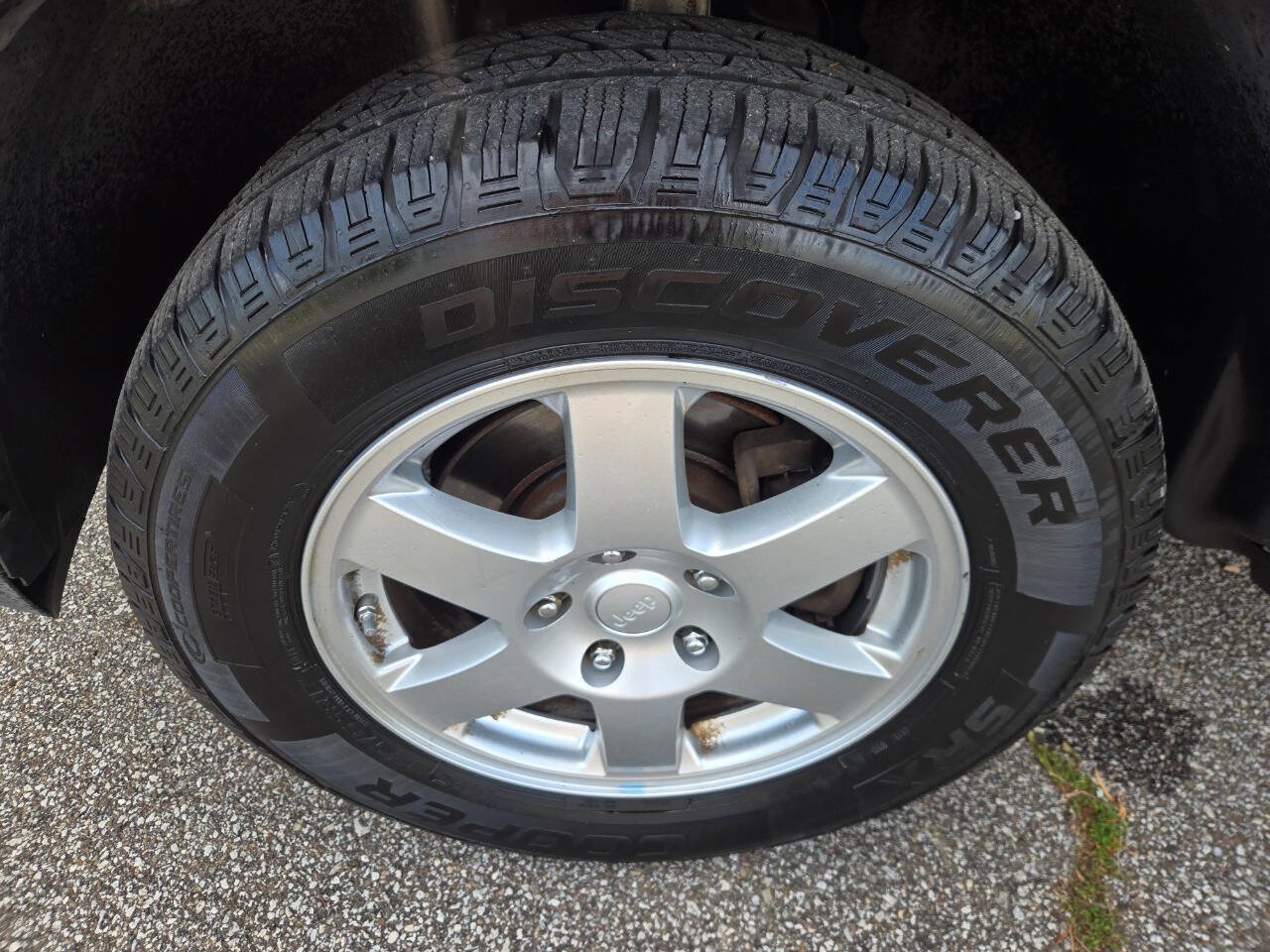 Used 2010 Jeep Grand Cherokee Laredo AWD/4WD image 38