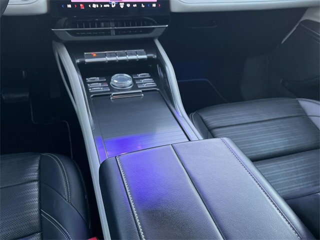 Used 2024 Lincoln Nautilus Reserve image 17