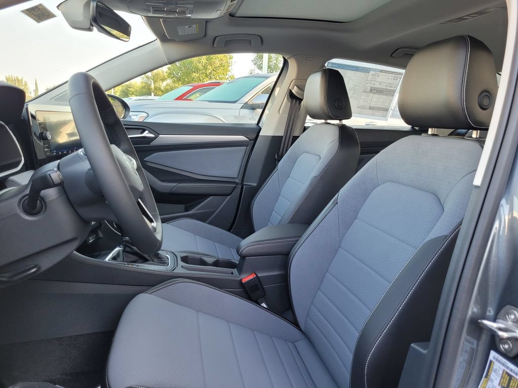 New 2026 Volkswagen Jetta SE FWD image 11