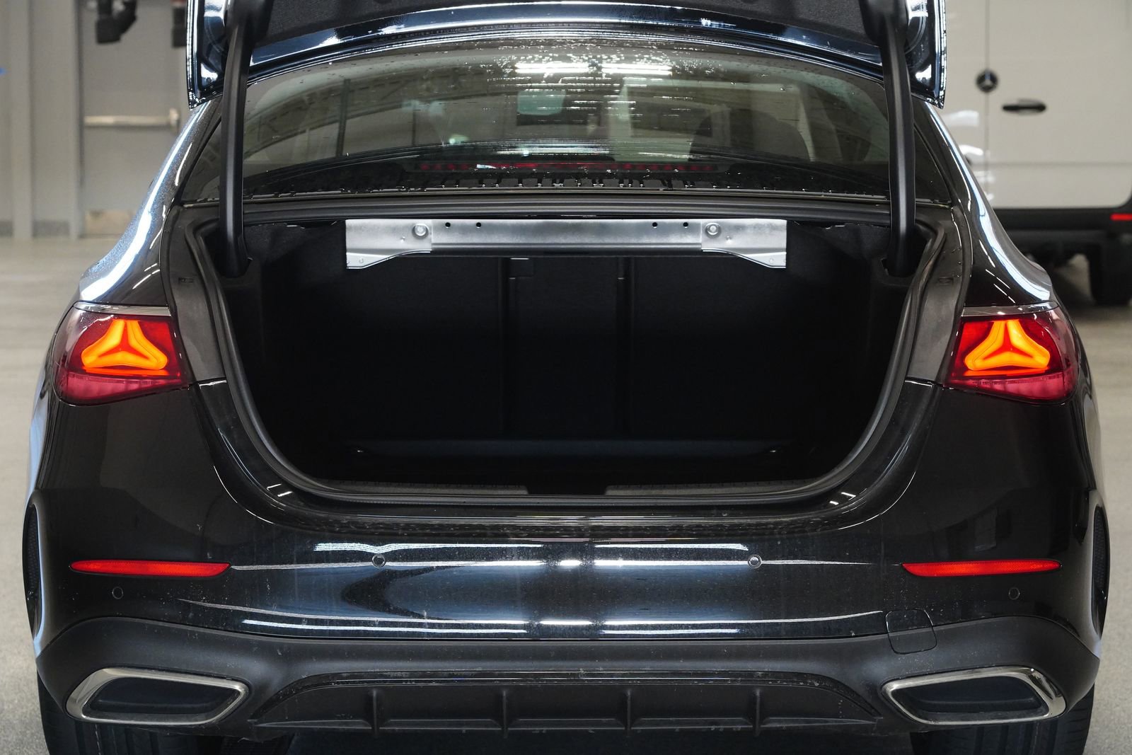 New 2026 Mercedes-Benz E 350 4MATIC Sedan image 32