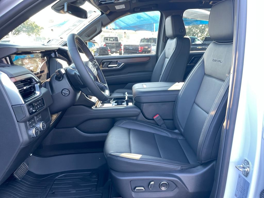 New 2026 GMC Yukon XL Denali image 9