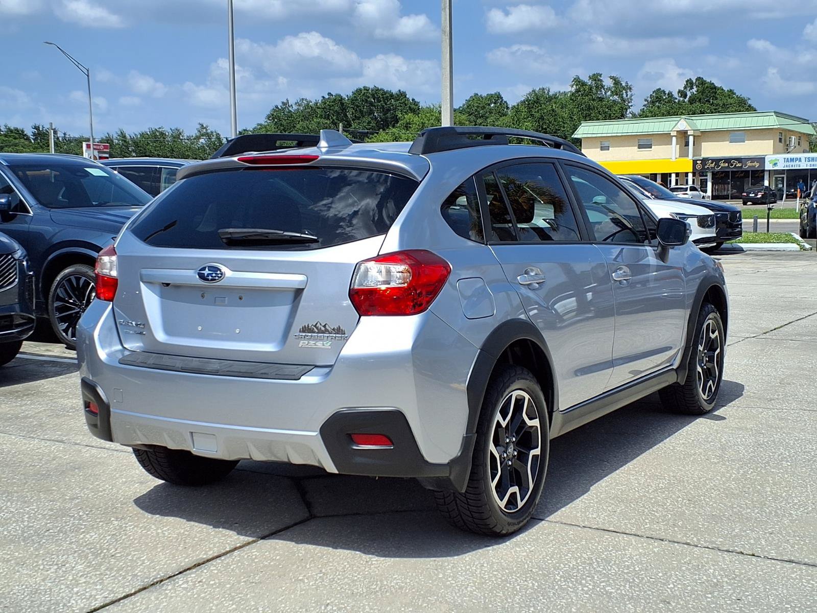 Used 2017 Subaru Crosstrek 2.0i Limited w/ Popular Package #1 AWD/4WD image 7