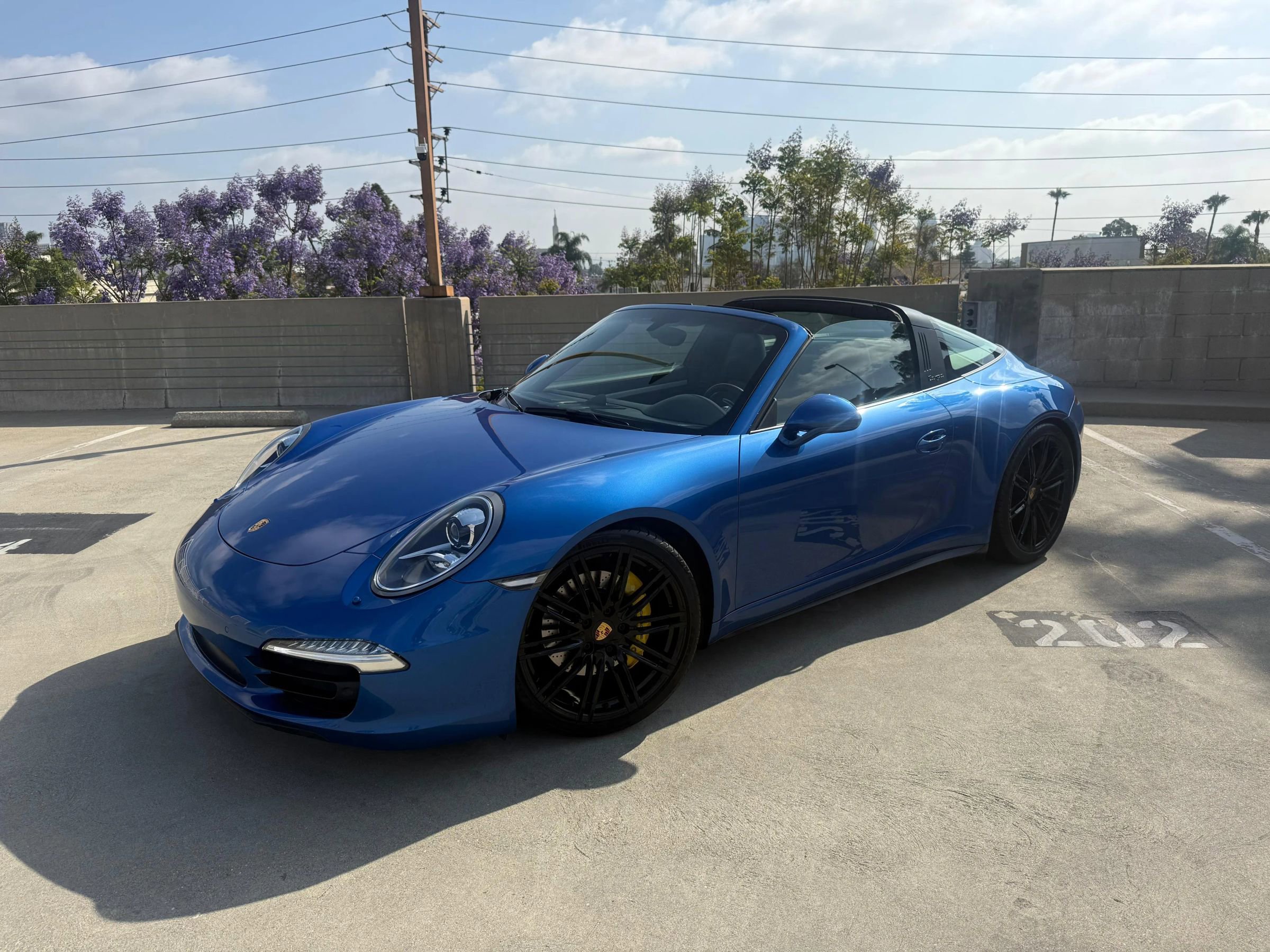 Used 2015 Porsche 911 Targa 4S w/ Sport Chrono Package AWD/4WD image 35