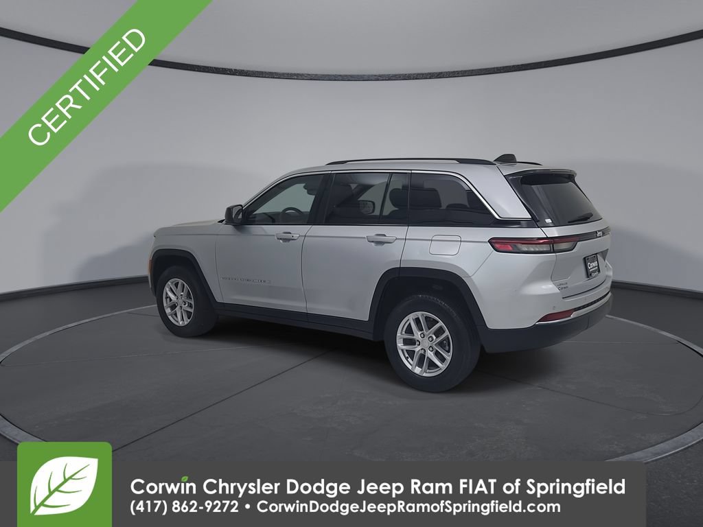 Used 2023 Jeep Grand Cherokee Laredo AWD/4WD image 10