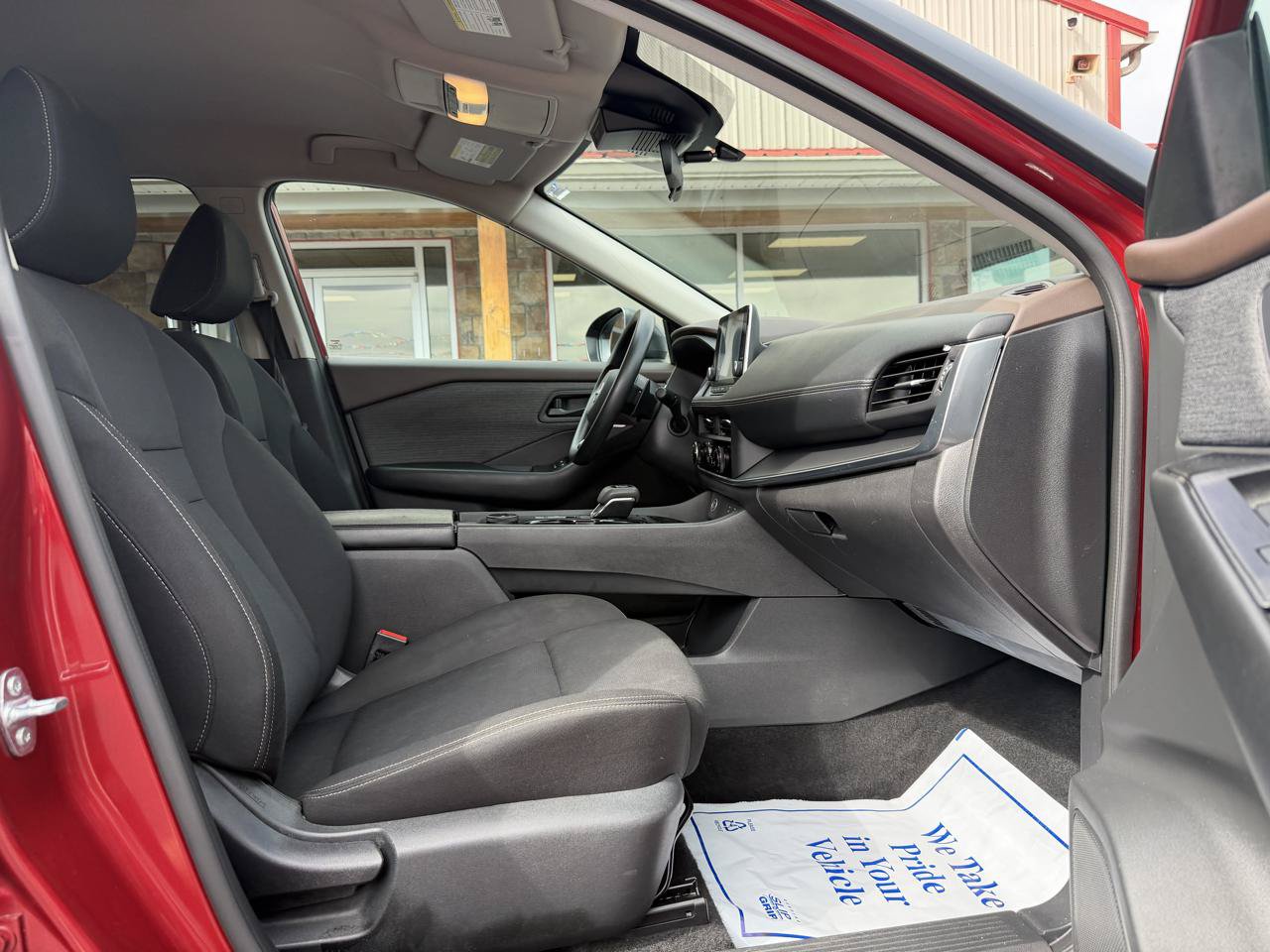 Used 2023 Nissan Rogue S AWD/4WD image 22
