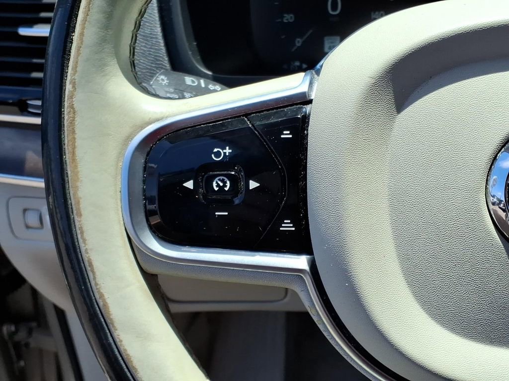 Used 2016 Volvo XC90 T6 Momentum w/ Momentum Plus Package AWD/4WD image 20