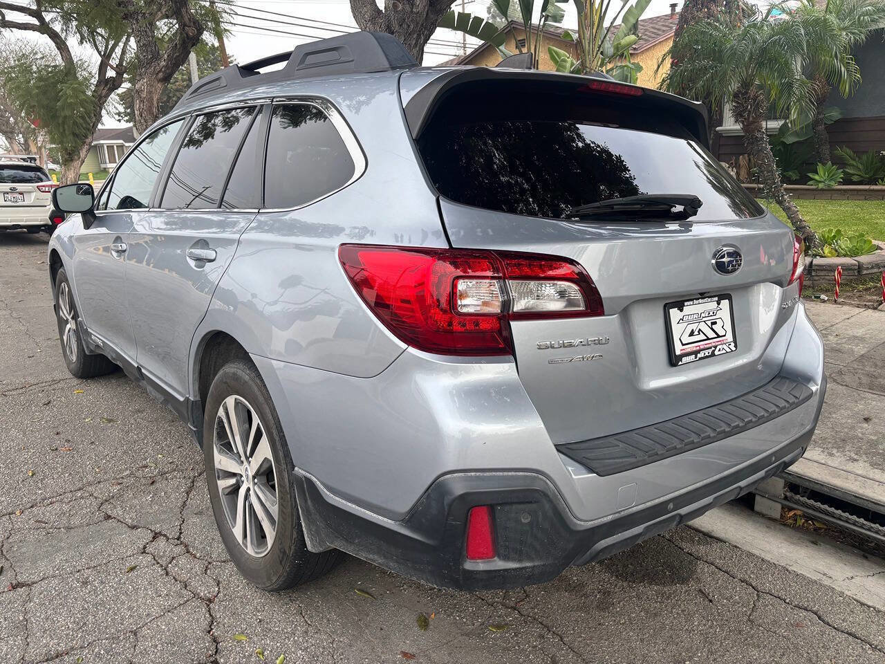 Used 2018 Subaru Outback 2.5i Limited image 5