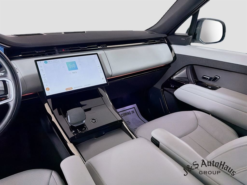 Used 2024 Land Rover Range Rover Sport SE AWD/4WD image 30