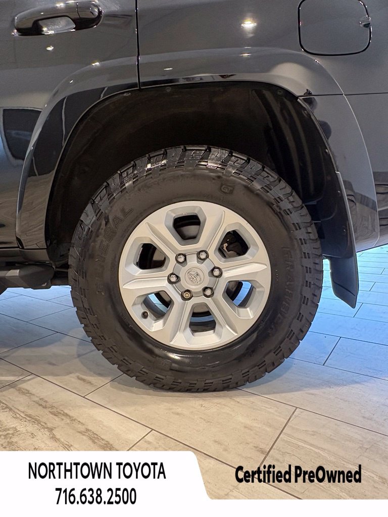 Used 2023 Toyota 4Runner SR5 Premium w/ Moonroof Package AWD/4WD image 9