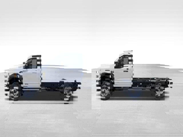 New 2026 Ford F550 4x4 Regular Cab Super Duty image 3