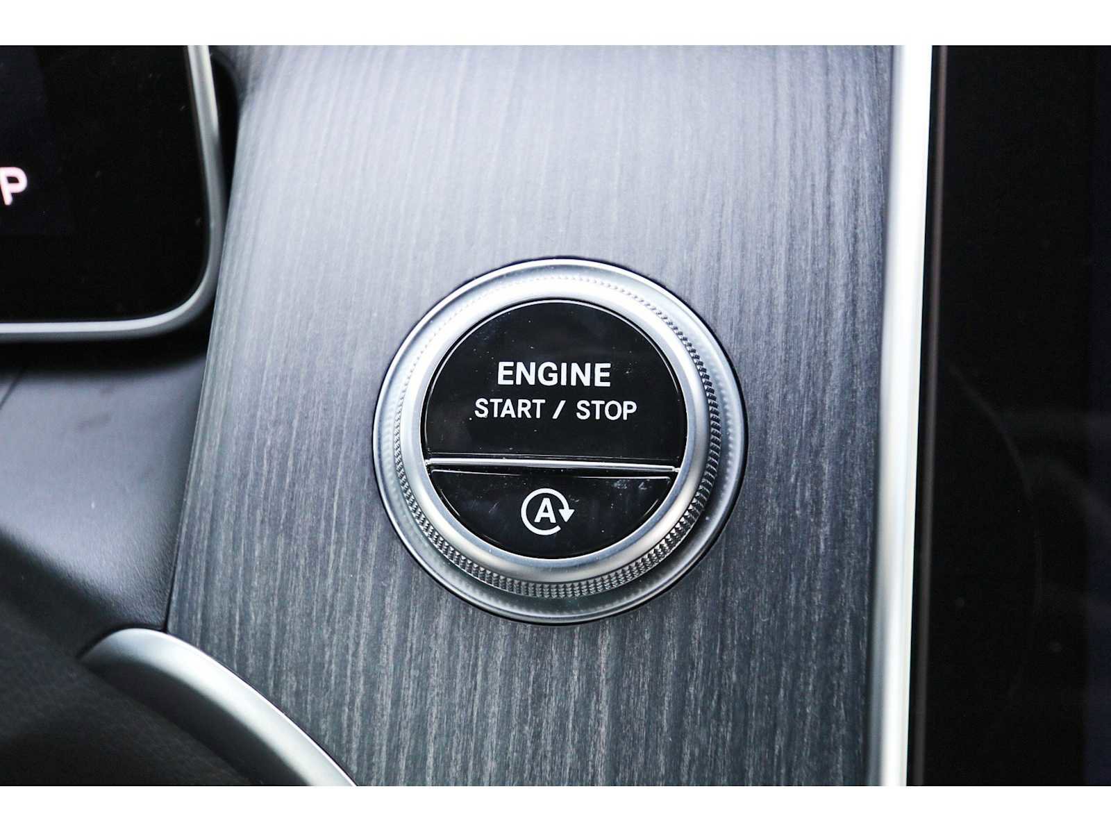 Used 2025 Mercedes-Benz GLC 300 image 26