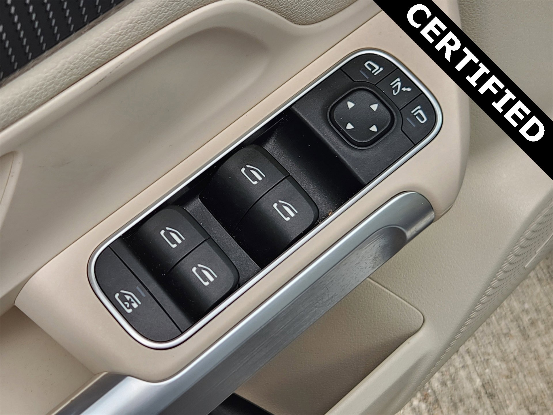 Certified 2022 Mercedes-Benz EQB 300 4MATIC image 22