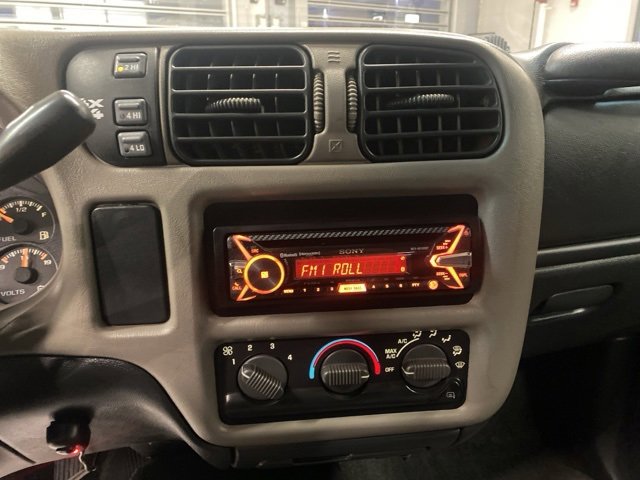 Used 2001 GMC Sonoma SLS image 16