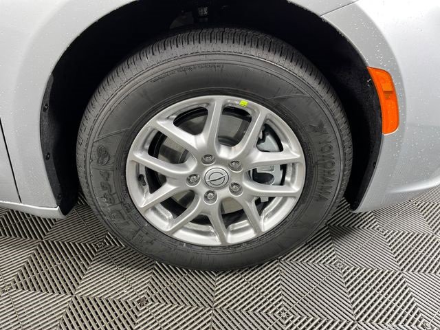 New 2026 Chrysler Pacifica Select image 5