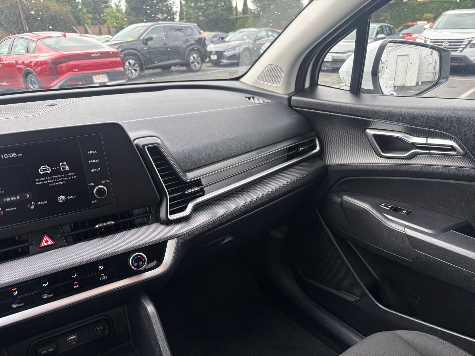 Used 2025 Kia Sportage LX FWD image 34