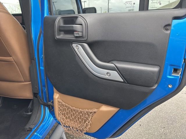 Used 2015 Jeep Wrangler Unlimited Sahara w/ Connectivity Group image 11