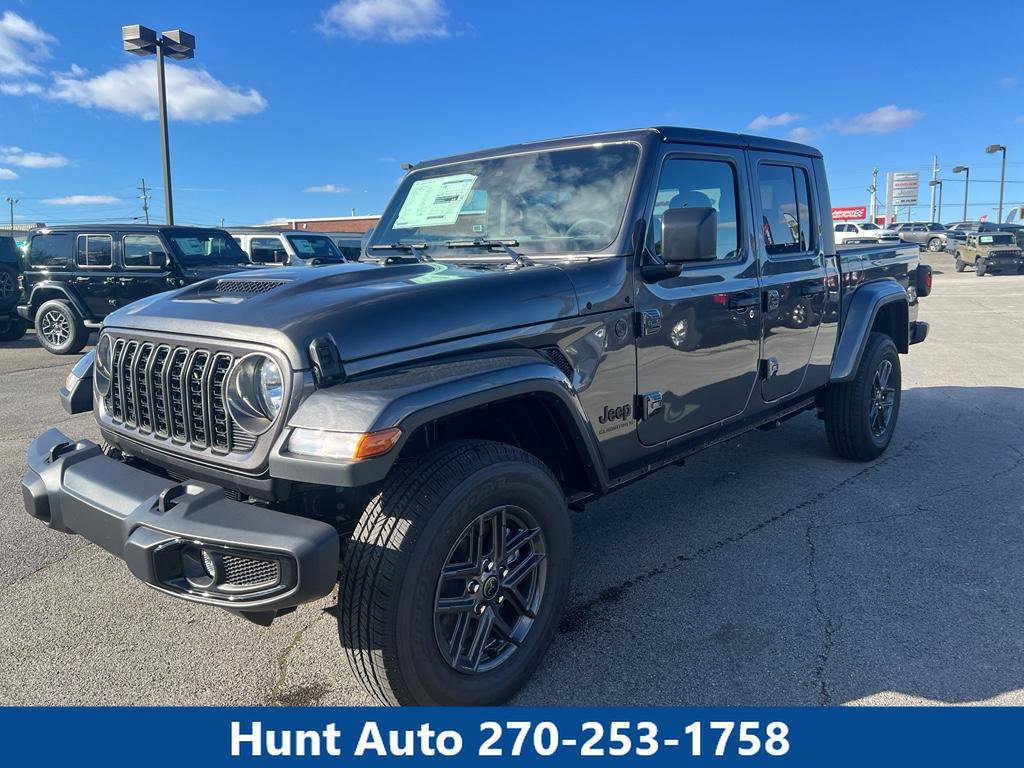 New 2025 Jeep Gladiator Sport AWD/4WD image 1