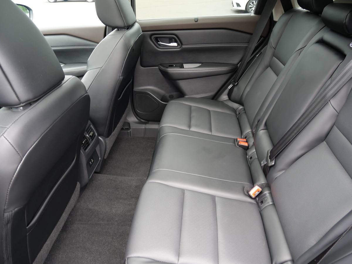 Used 2022 Nissan Rogue SV w/ SV Premium Package AWD/4WD image 24