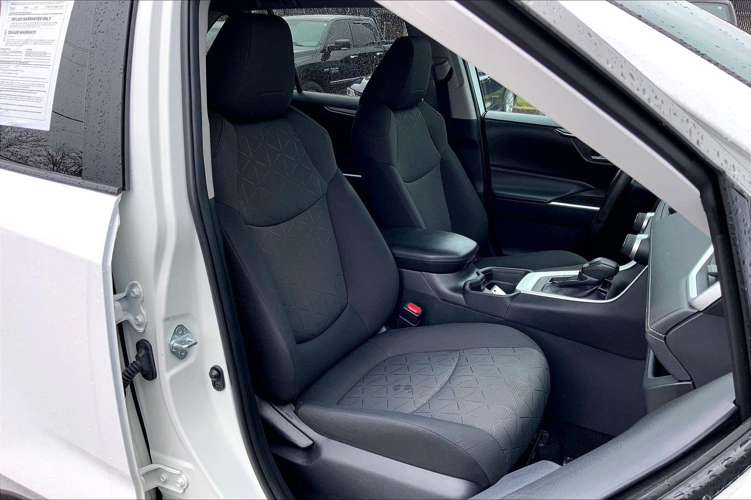 Used 2021 Toyota RAV4 XLE FWD image 9